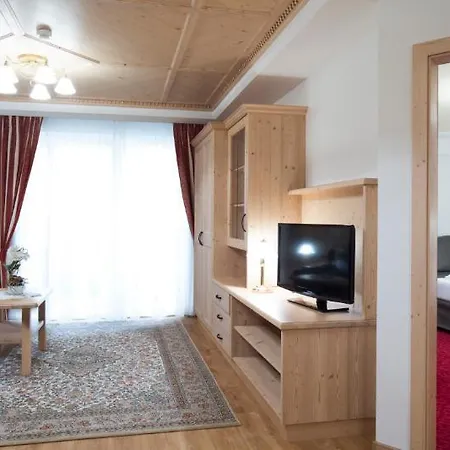 Isabell Apartahotel 4*